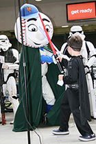 Mr Met and fan